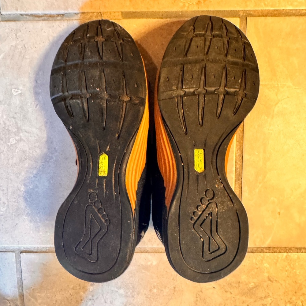 INOV8 trainers - Picture 3 of 5